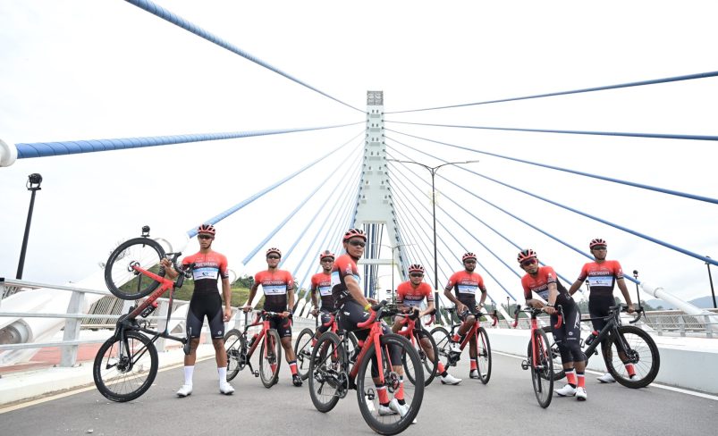 LWP_banner Terengganu Polygon Cycling Team with Their Road Bike