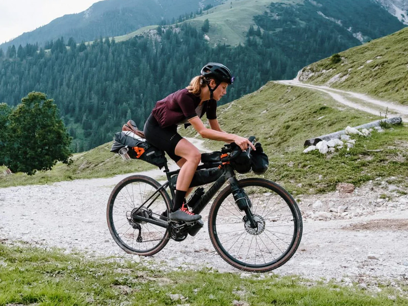 Bikepacking Dengan Sepeda Adventure