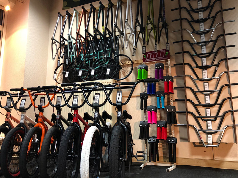 Choosing BMX and DJ bike