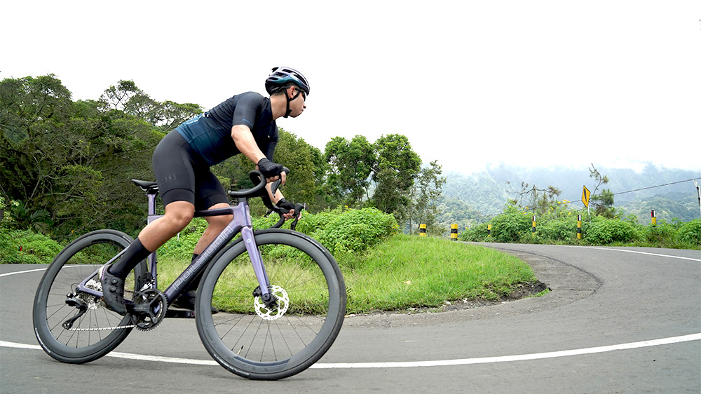 Polygon Helios A7X performance road bike