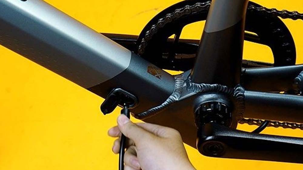 Charge an electric bike correctly