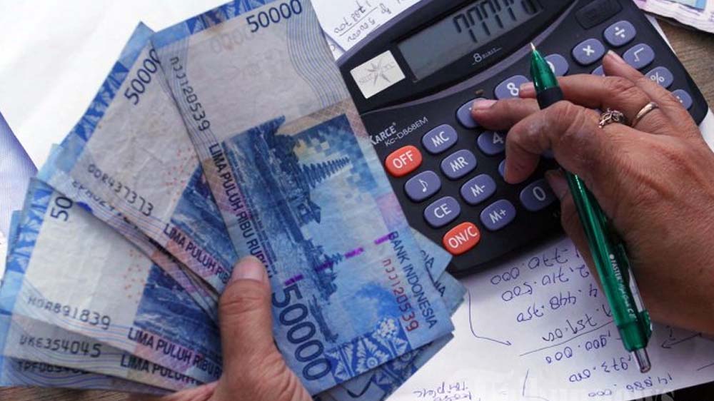 Menentukan anggaran sebelum membeli sepeda balap