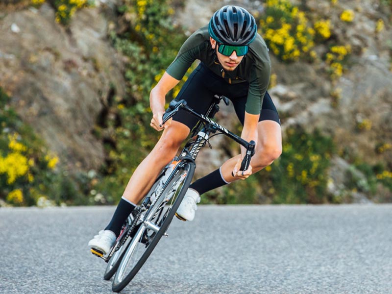 A Road Bike &Amp; Its Specific Helmet
