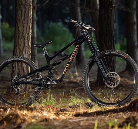 Polygon Collosus Dh7 Downhill Mountain Bike
