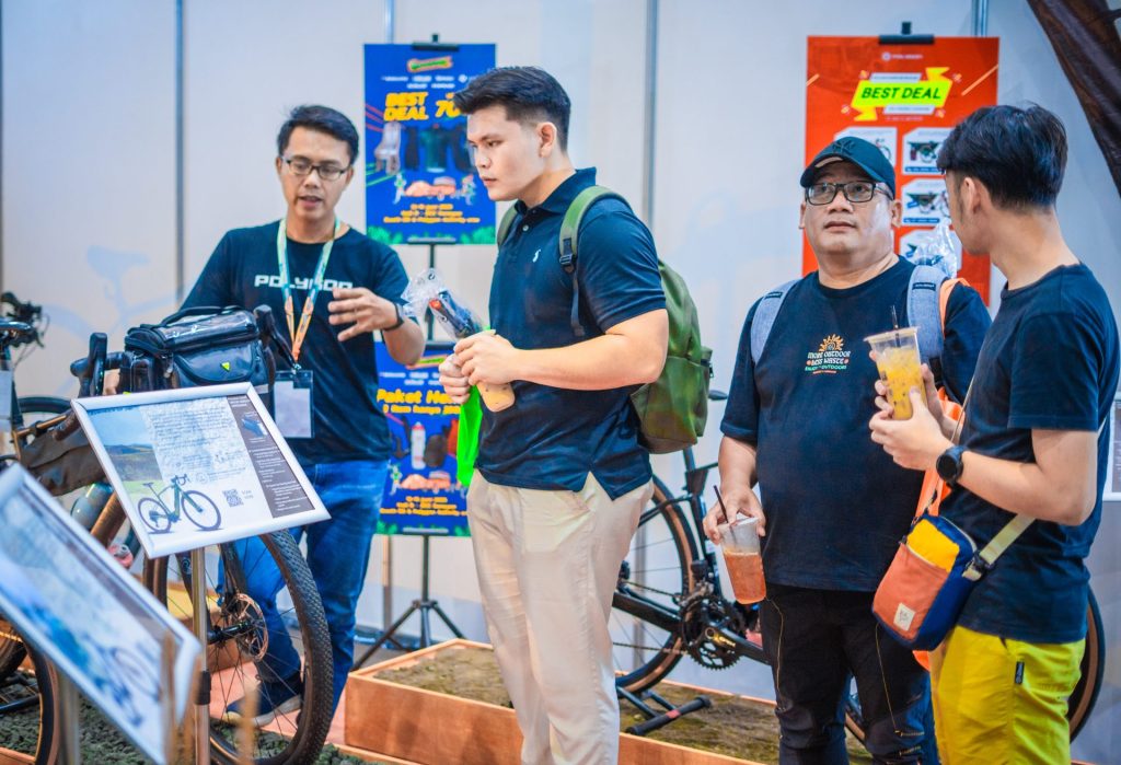 Pengunjung Indofest Tertarik Pada Sepeda Polygon Yang Cocok Untuk Petualangan