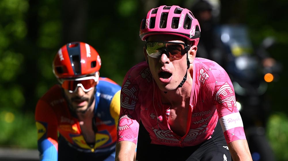 Inhaling enough oxygen with the right technique improves a cyclist’s performance