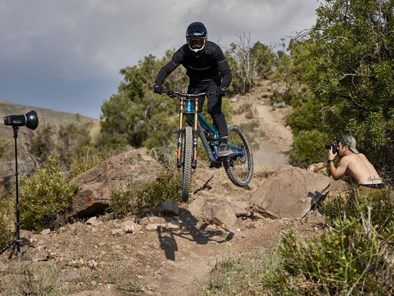 A Heart Pounding Downhill Mountain Biking Performance