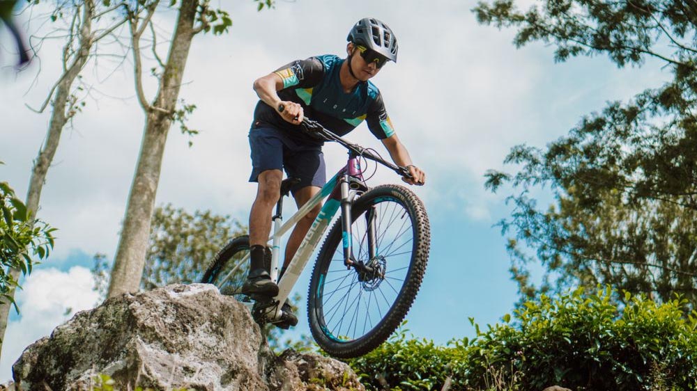 Hardtail Mountain Bike Providing Efficiency And Versatility For Daily Commutes