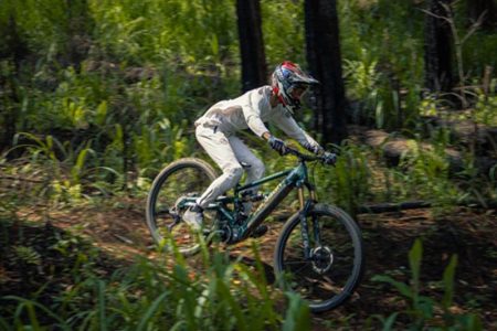 Polygon E Mtb Tackling Rugged Trails