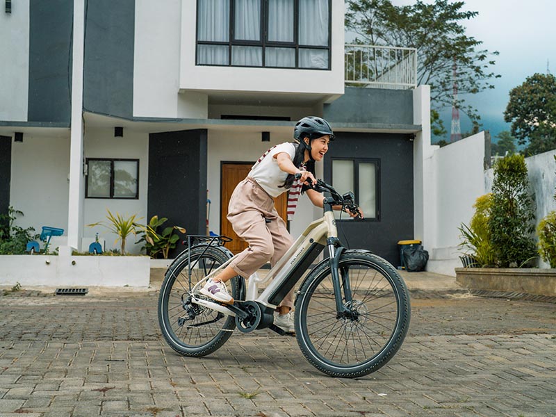 Commuting With The Polygon Kalosi Lanes Prime Electric Bike