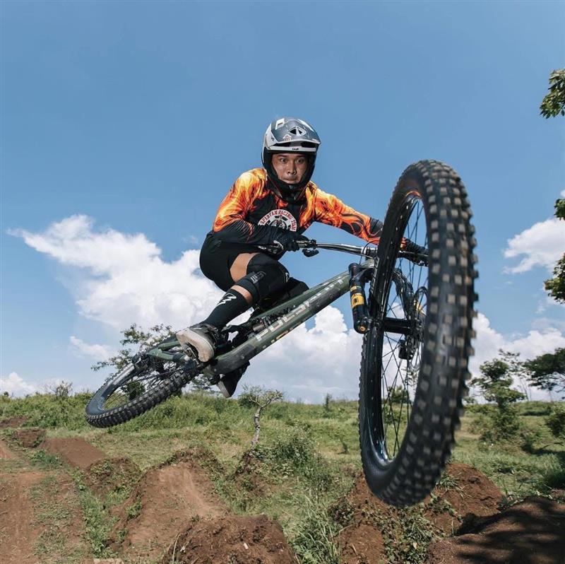 Performa Luar Biasa Afos Katana Dengan Sepeda Mtb Polygon