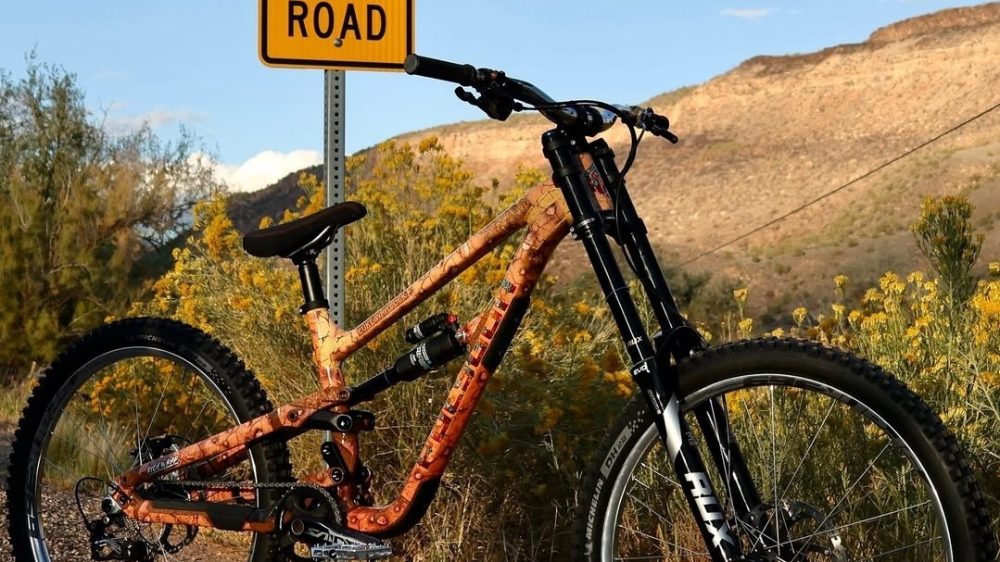 Polygon Collosus Dh Downhill Mountain Bike Red Bull Special Design