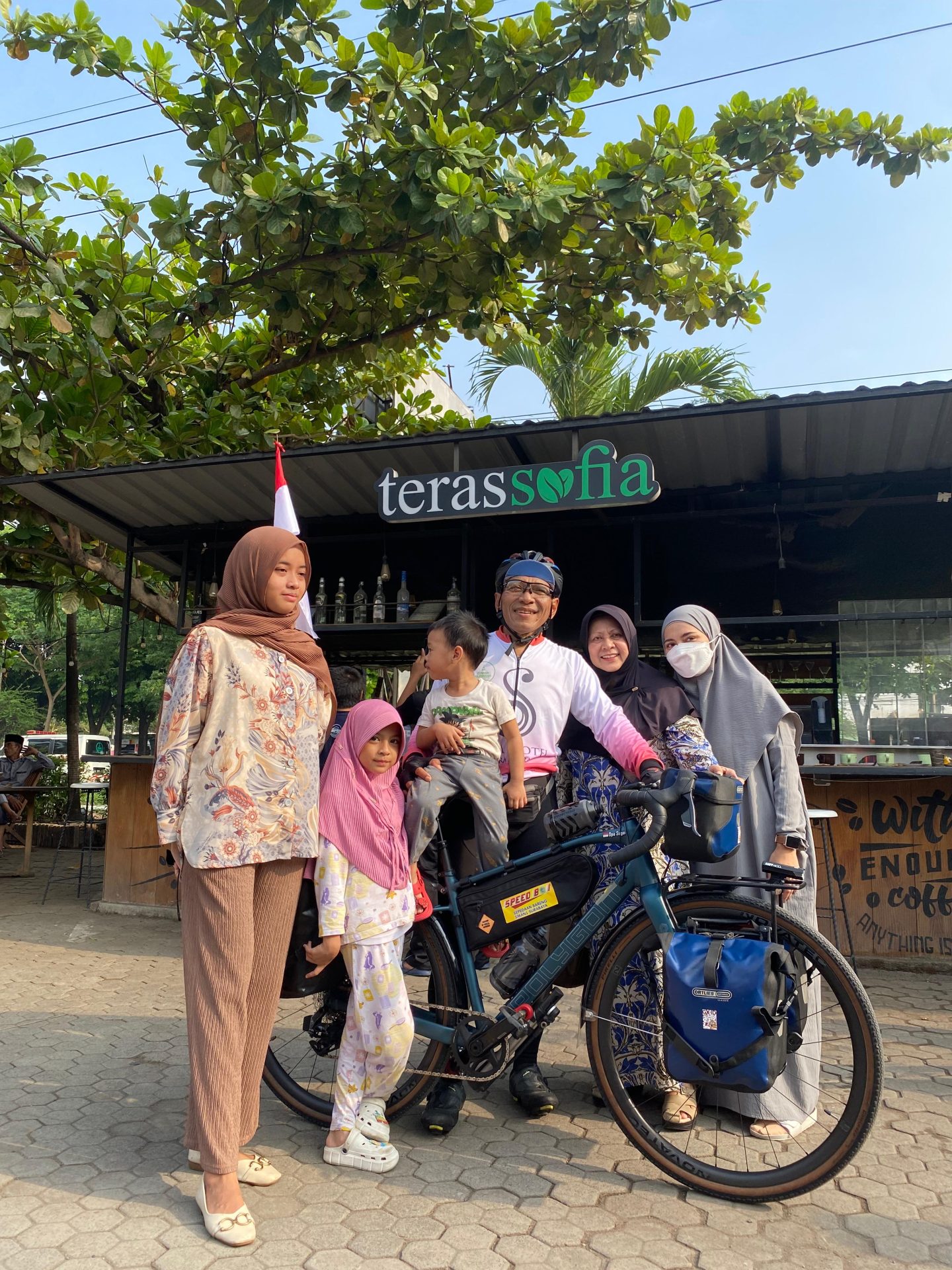 Keluarga Besar Opa Sugai