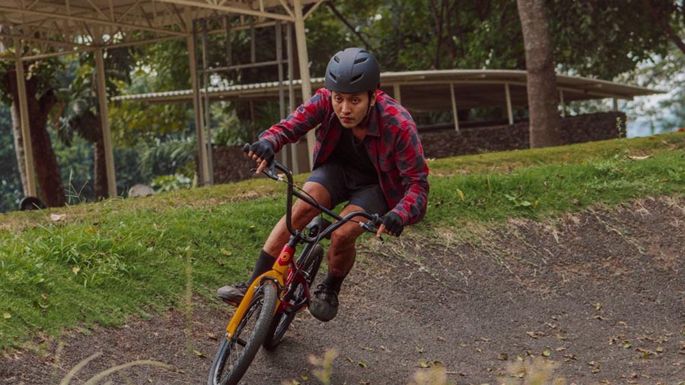 Bmx Bike Safety Gear: Helmet &Amp; Gloves