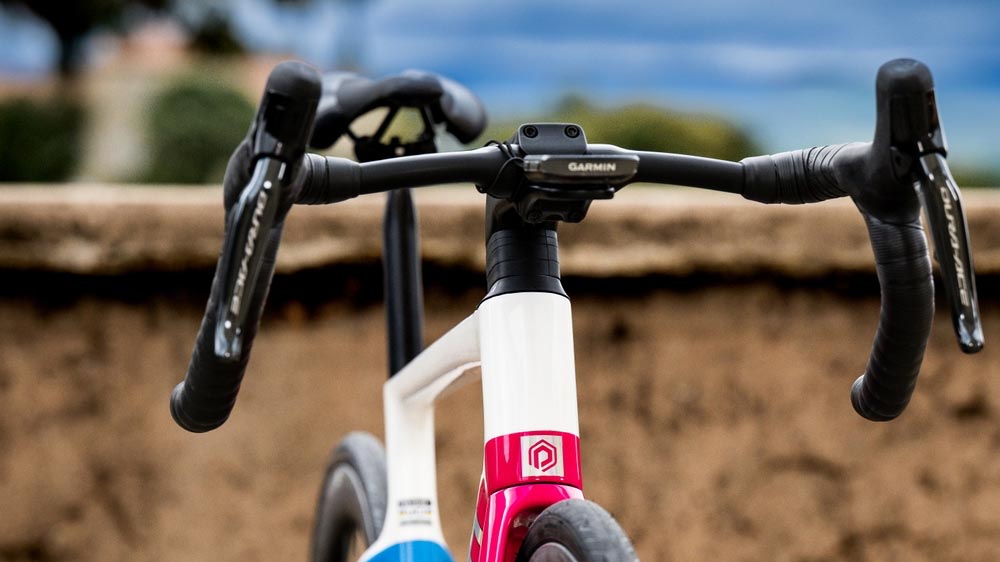 The Helios Road Bike’s Aggressive Handlebars