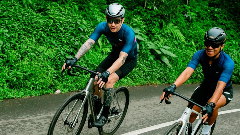 Strattos C Road Bike In Action