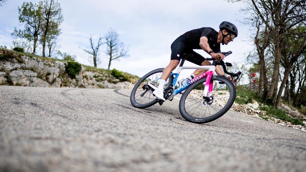 Proper Body Position While Descending With A Road Bike 