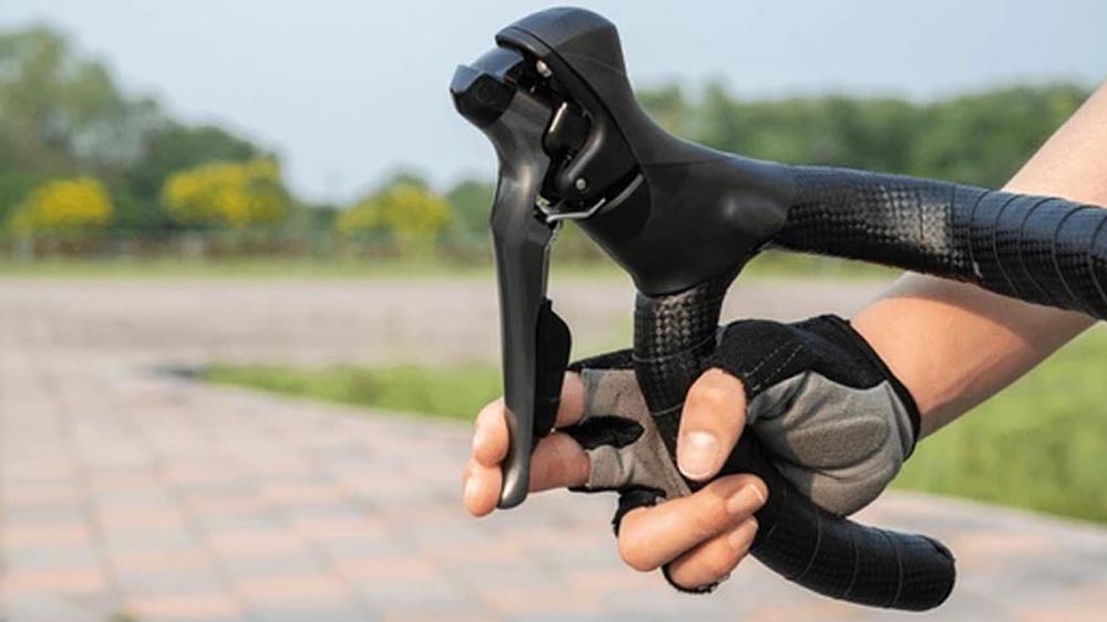 Using Both Road Bike Brakes Effectively