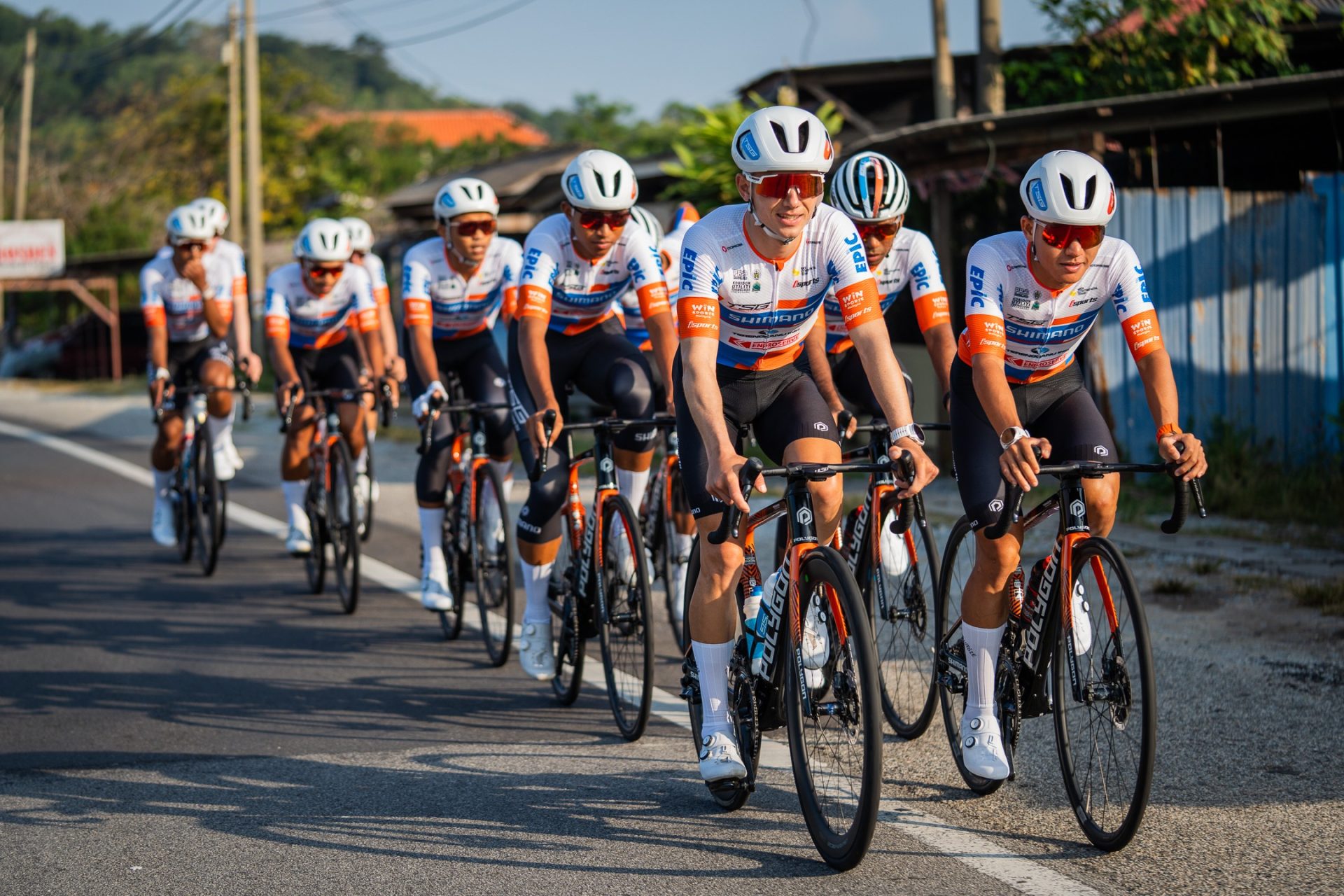 Atlet Sepeda Polygon Helios Road Bike Bertanding Di India