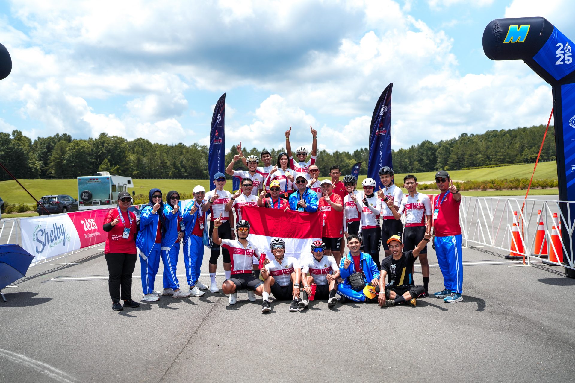Rizka Febri Dan Tim Indonesia