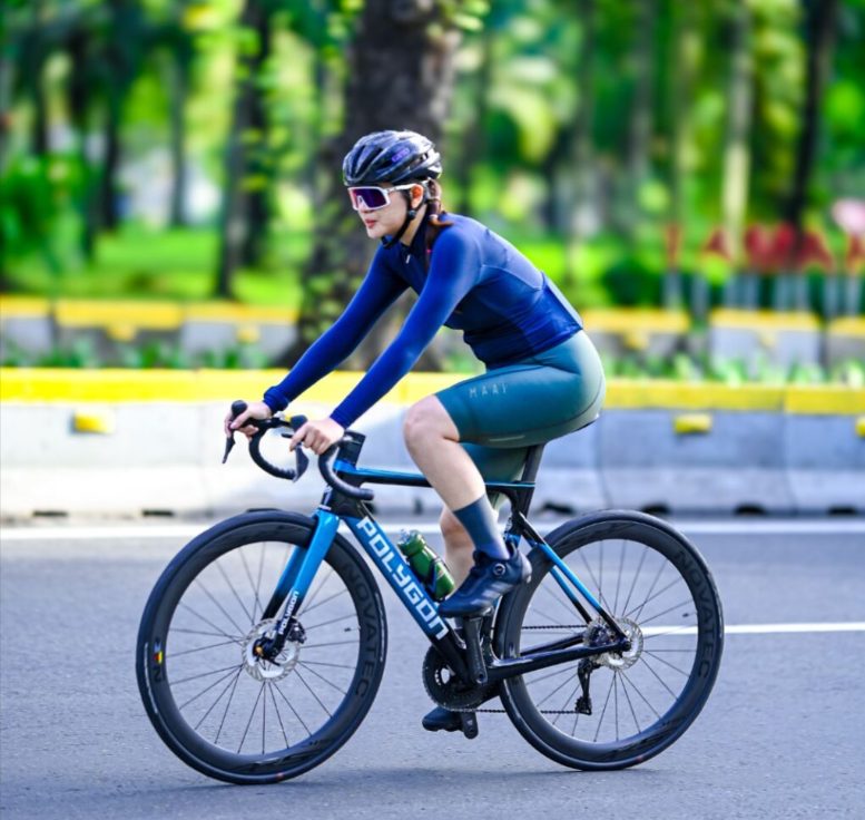 Rizka Dan Sepeda Balap Polygon Helios A8X