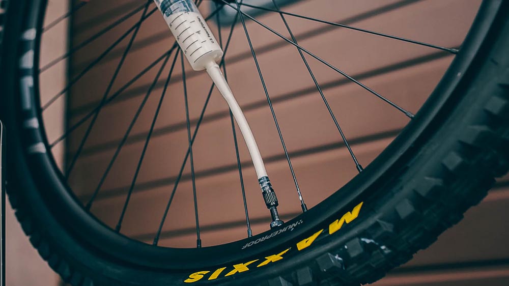 Filling A Sealant In An Mtb Tubeless Tire 