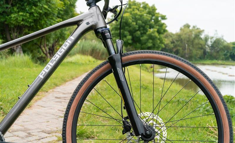 2027 HEIST 5 Hybrid Bike F3