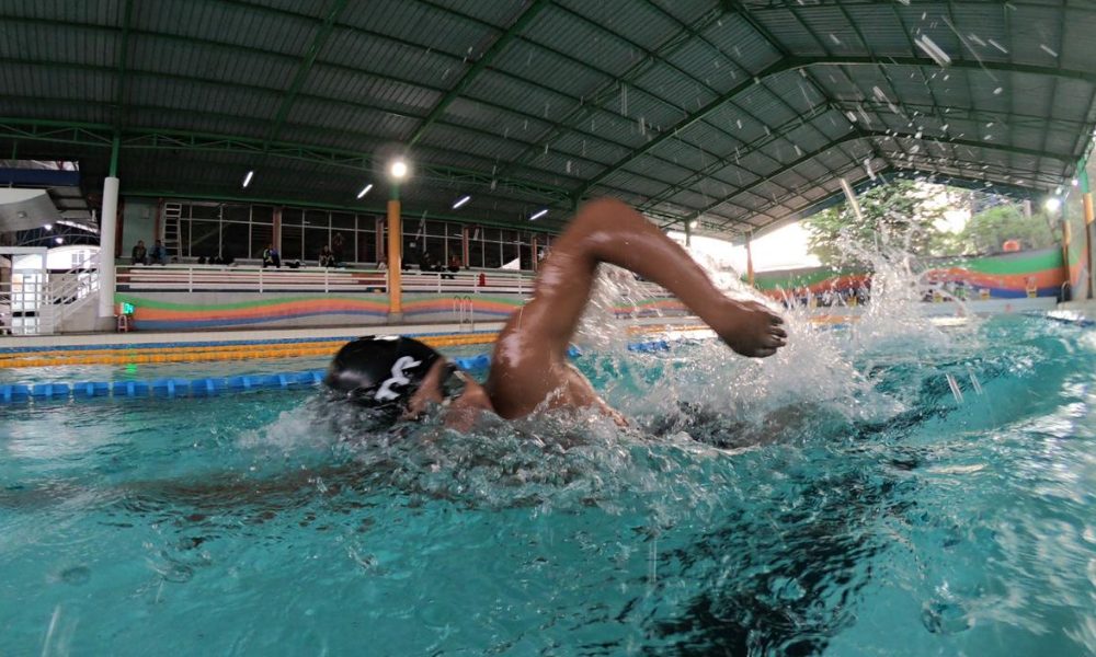 Latihan Renang Rashif