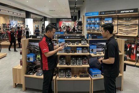 Choosing Gravel Bike Pedals In A Bike Shop Choosing Gravel Bike Pedals In A Bike Shop