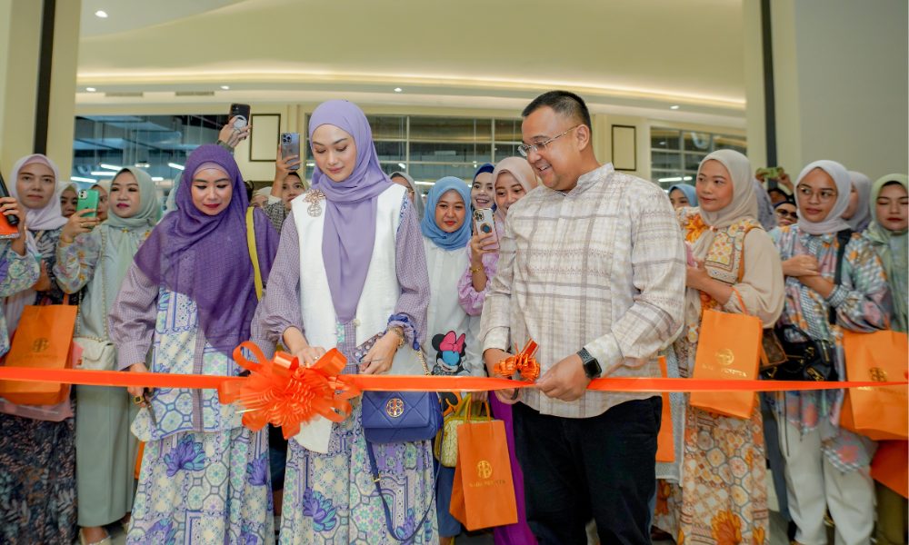 Opening Store Yang Dihadiri Bima Laga