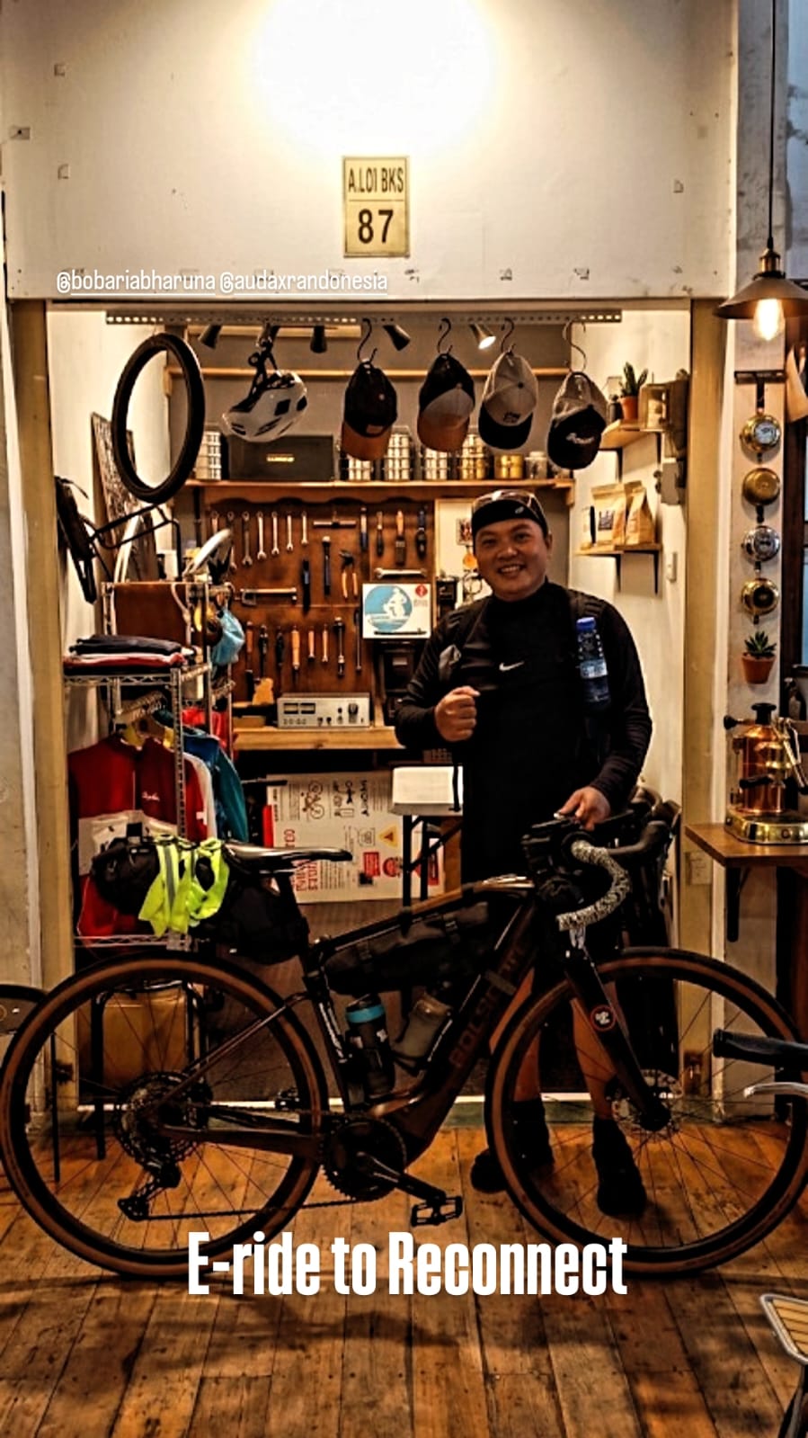 Yoan Narotama Dengan Sepeda Gravel Elektrik Polygon Tambora Ae