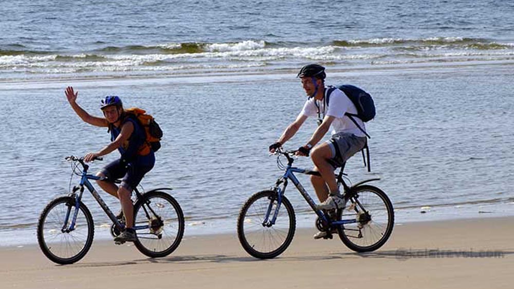 A Bike Touring Group Goes To The Beach