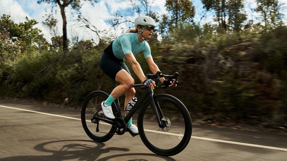 Helios A9X 2025 Road Bike Performance On The Road