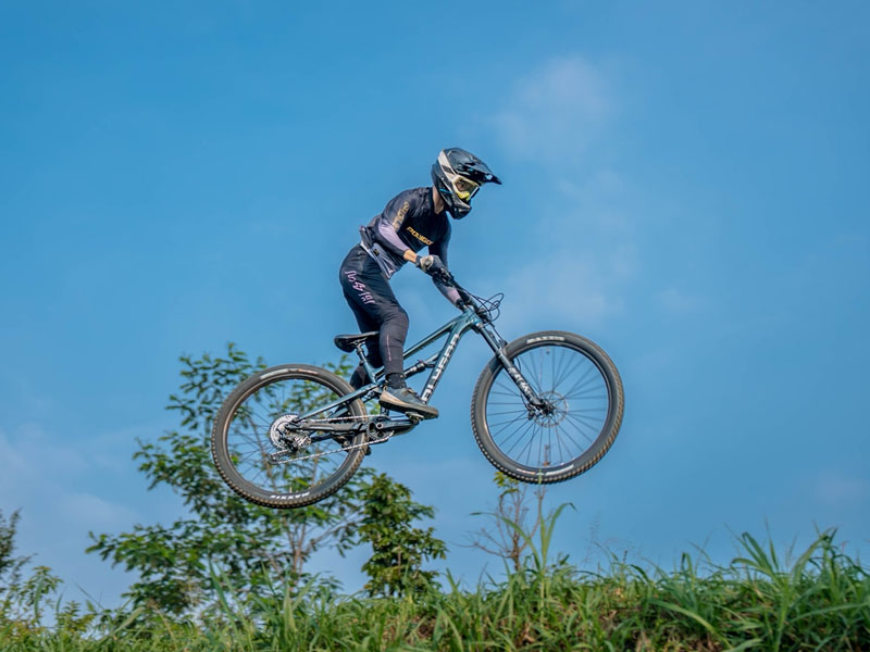 Mountain Biking With The Polygon Siskiu