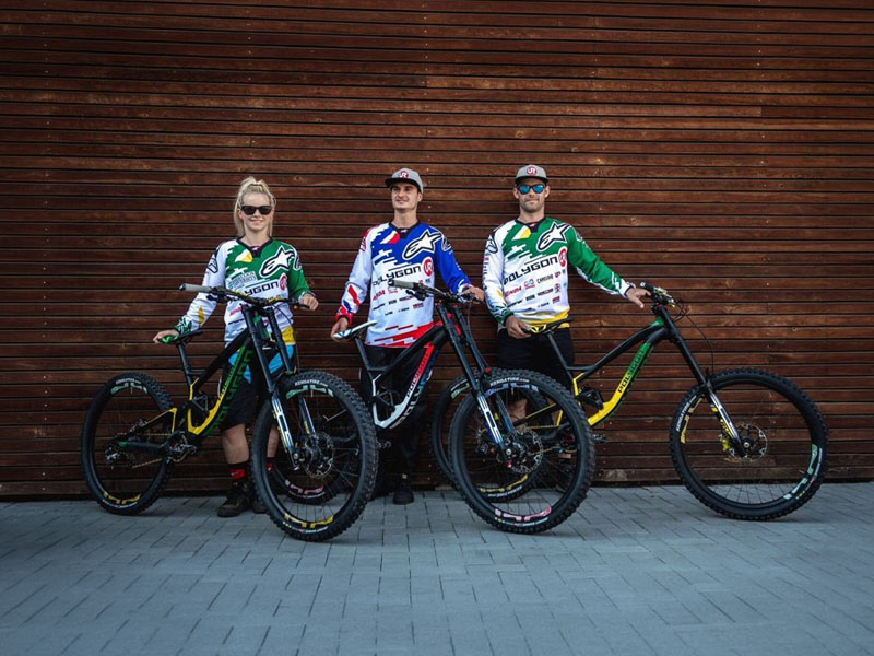 Polygon Ur Team With Their Mountain Bikes