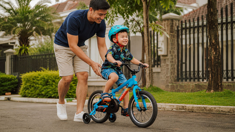 Learn To Cycle With The Polygon Crosse 16 Kids Bike