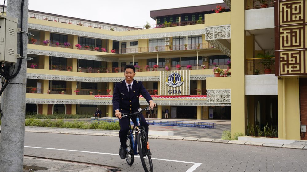 Sepeda Digunakan Siswa-Siswi Sma Global Darussalam Academy Untuk Mobilitas