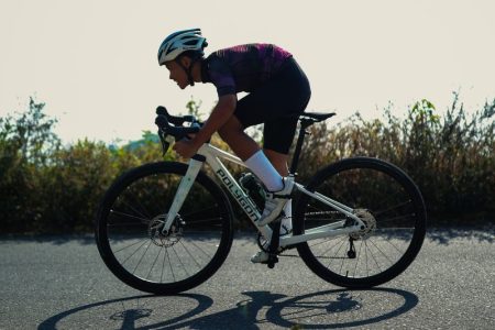 Strattos Jr: Road Bike Terbaru Untuk Rider Muda Strattos Jr: Road Bike Terbaru Untuk Rider Muda